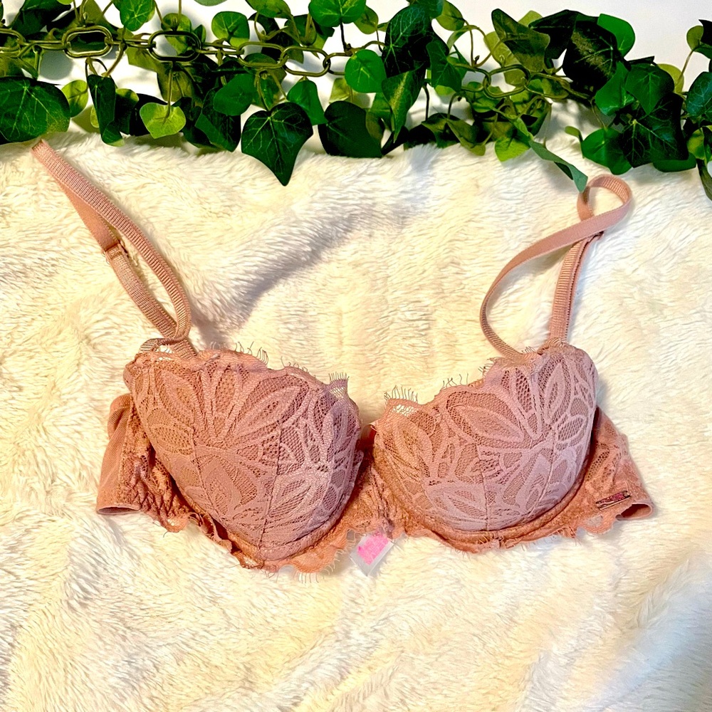 Romantic date push-up bra